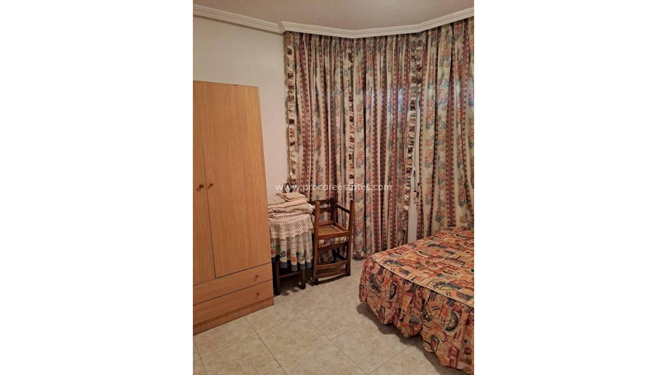 Resale - Apartment - Torrevieja - Acequion