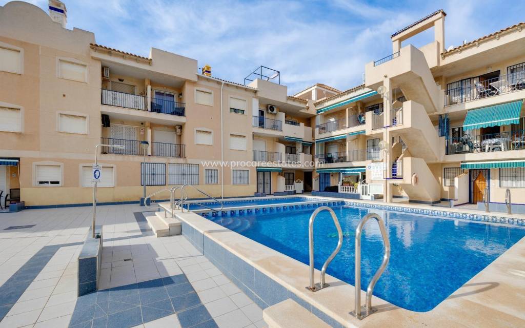 Resale - Apartment - Torrevieja - Acequion