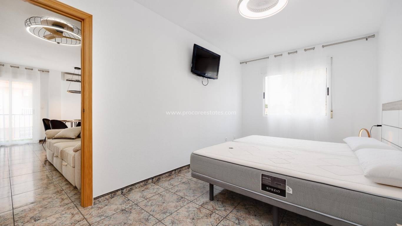 Resale - Apartment - Torrevieja - Acequion