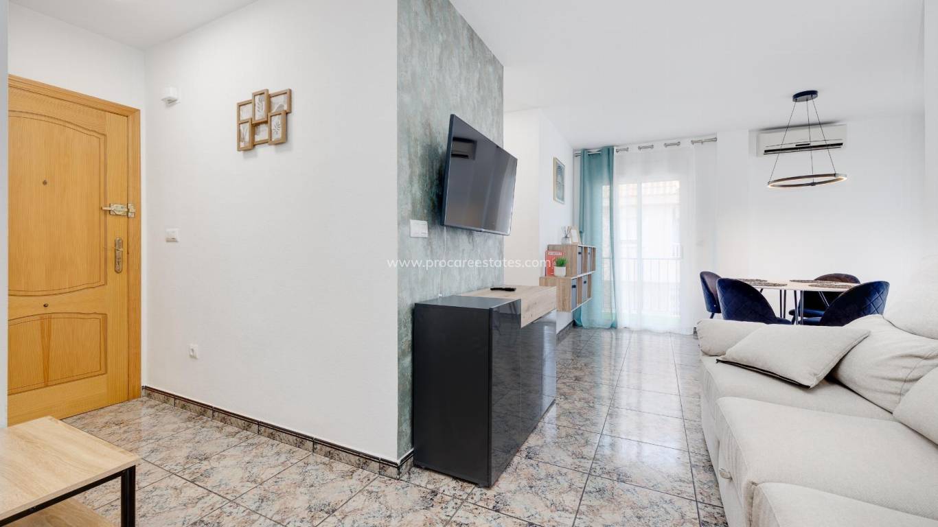 Resale - Apartment - Torrevieja - Acequion