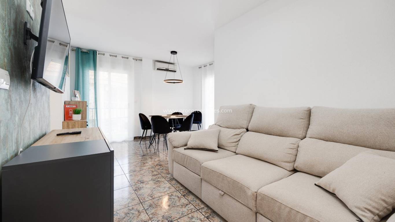 Resale - Apartment - Torrevieja - Acequion