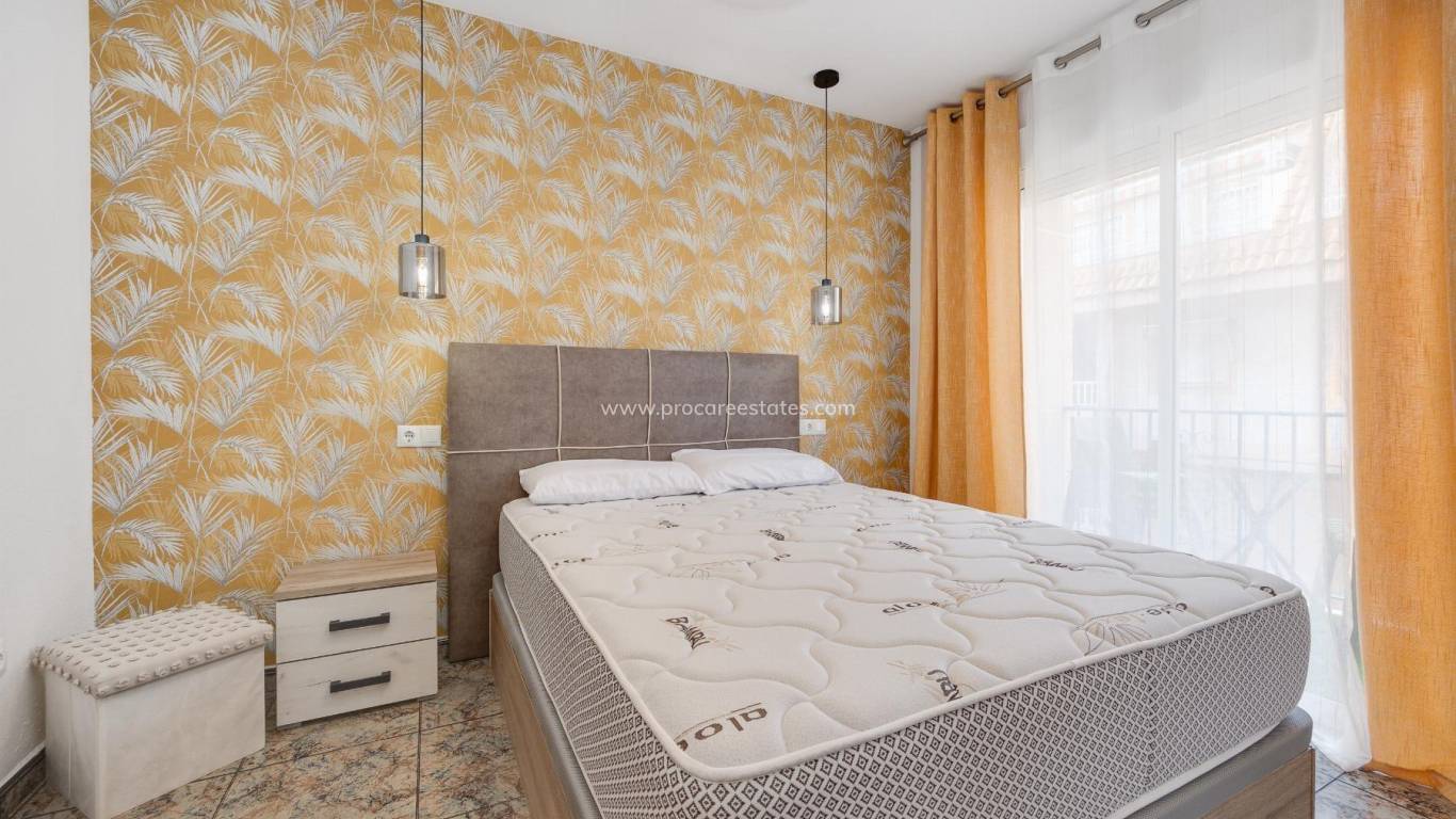 Resale - Apartment - Torrevieja - Acequion