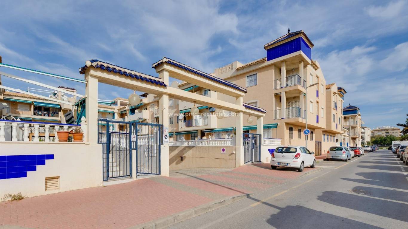 Resale - Apartment - Torrevieja - Acequion