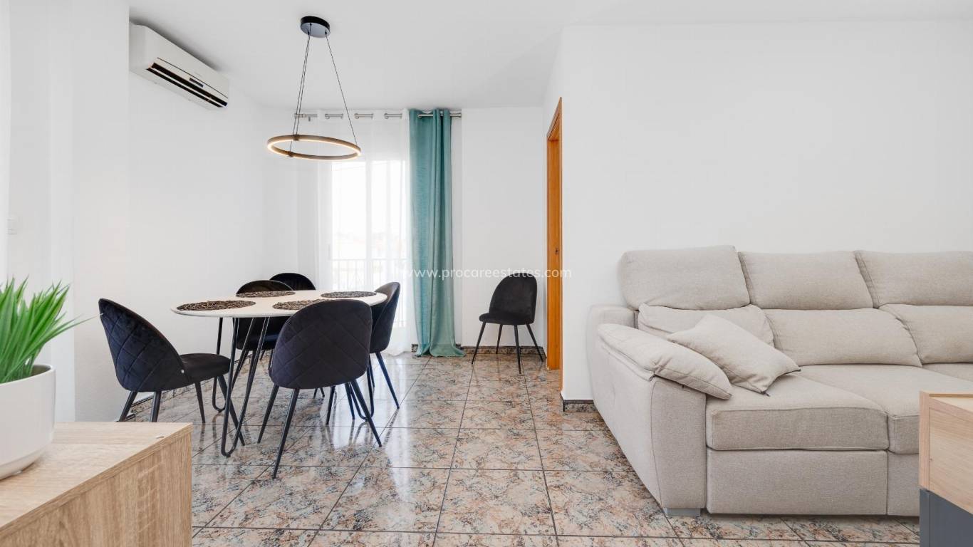 Resale - Apartment - Torrevieja - Acequion