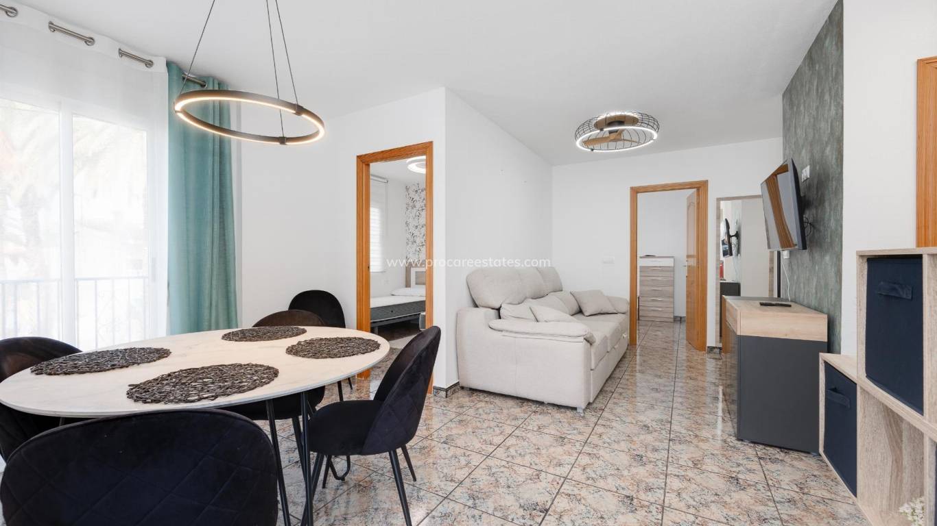 Resale - Apartment - Torrevieja - Acequion