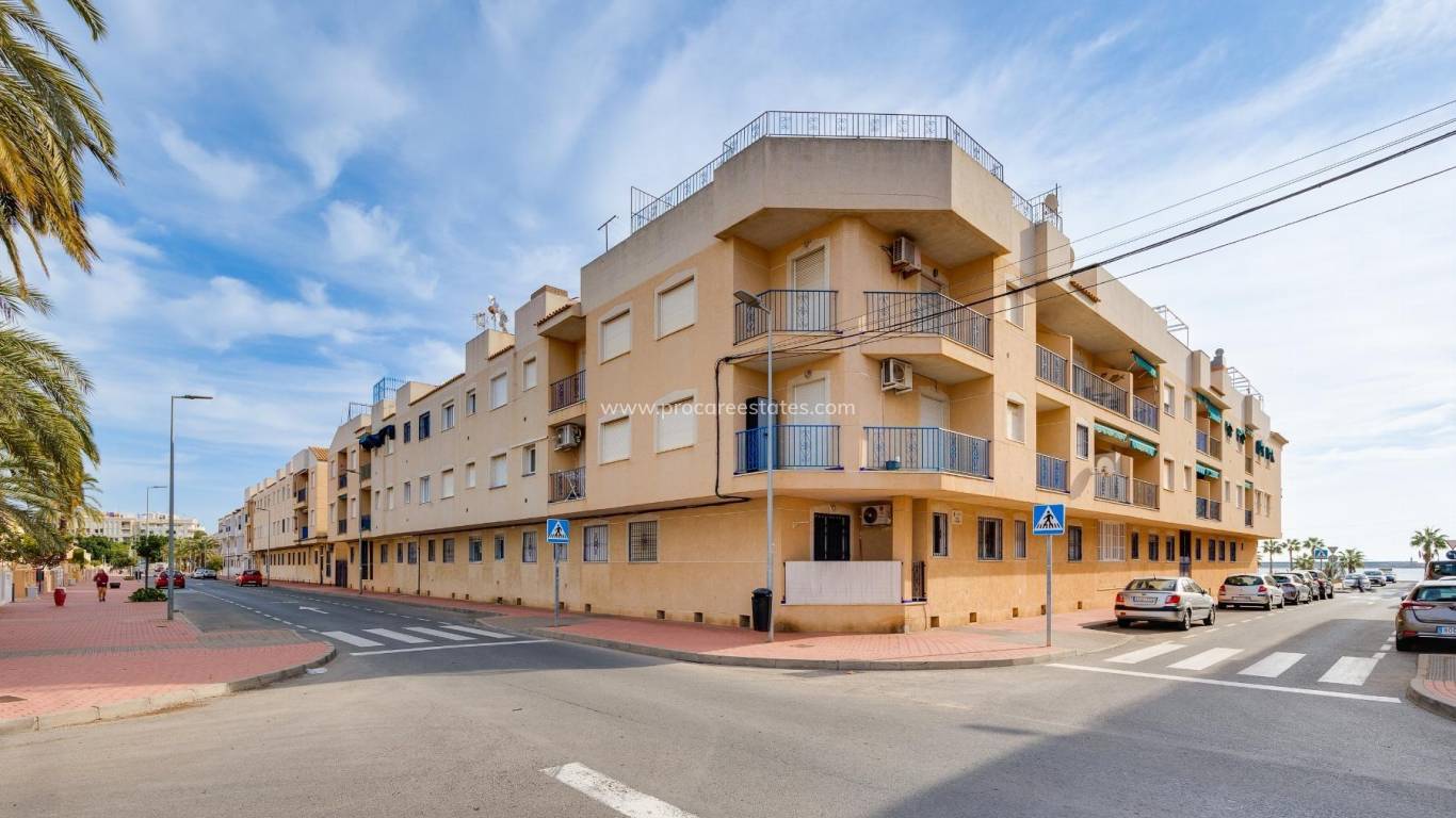 Resale - Apartment - Torrevieja - Acequion