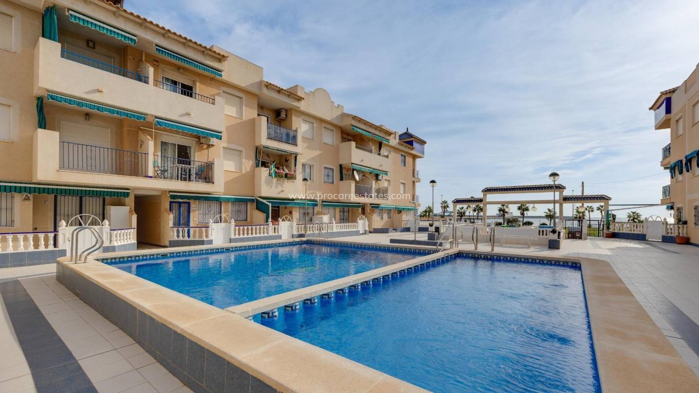 Resale - Apartment - Torrevieja - Acequion