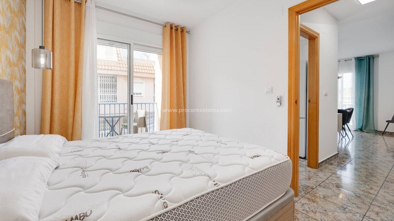 Resale - Apartment - Torrevieja - Acequion