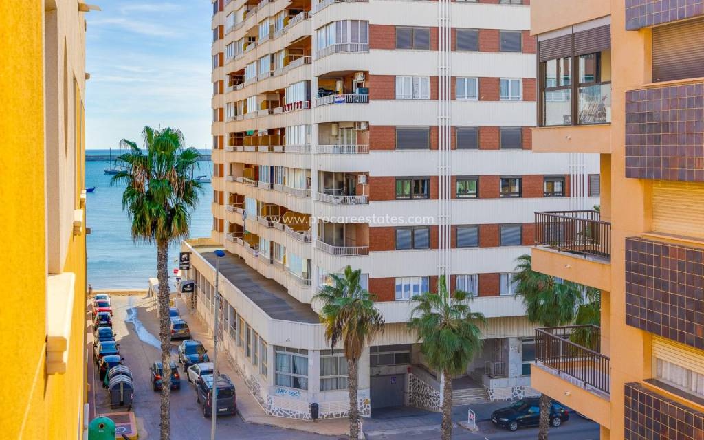 Resale - Apartment - Torrevieja - Acequion