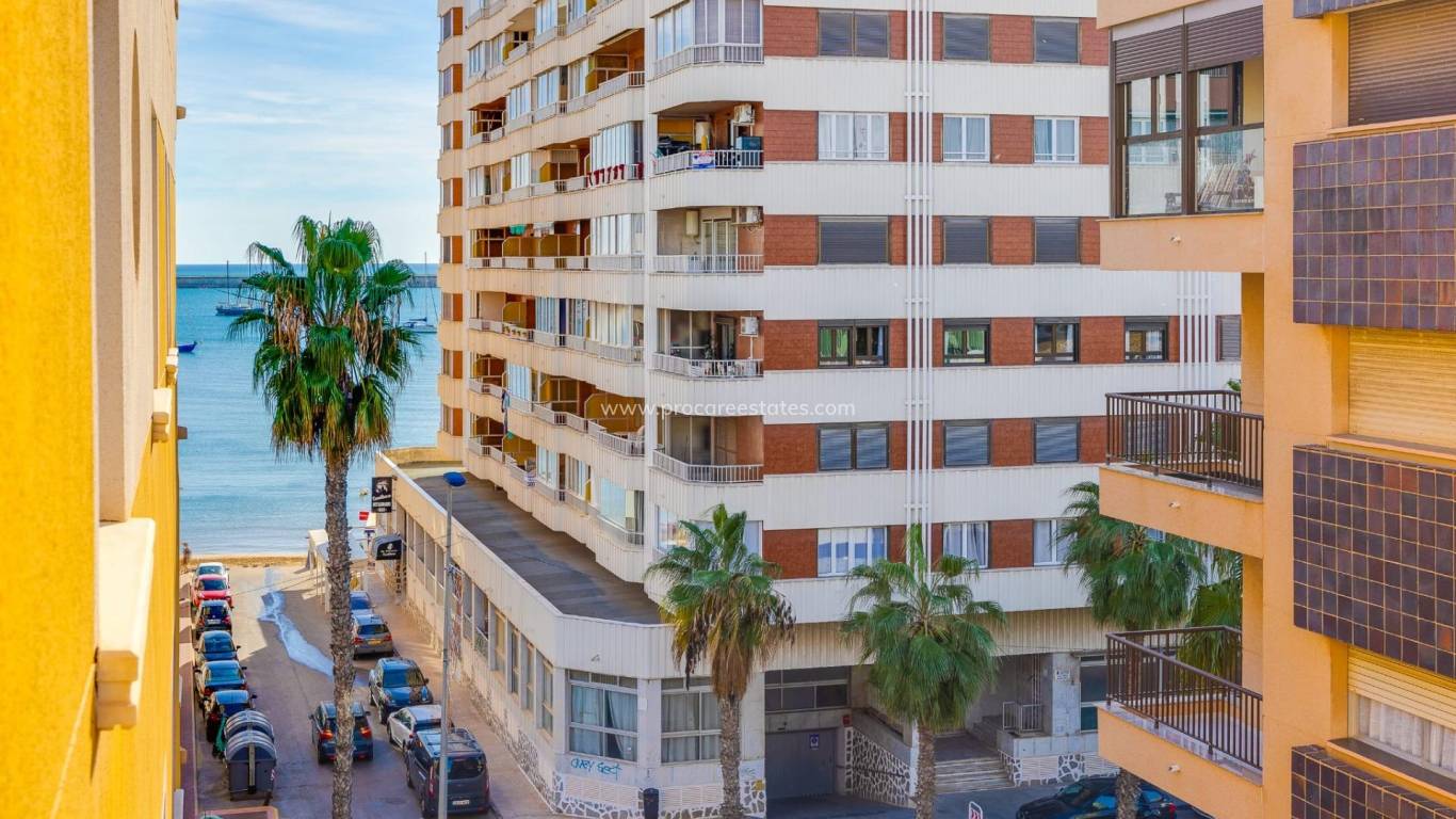 Resale - Apartment - Torrevieja - Acequion