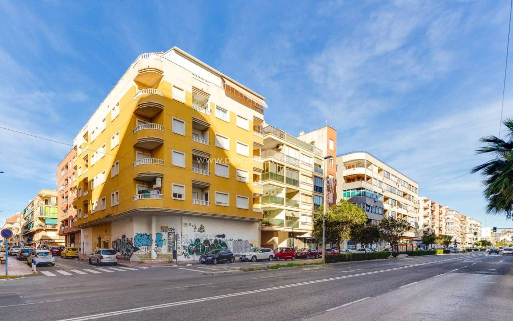 Resale - Apartment - Torrevieja - Acequion