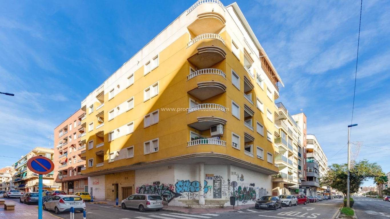 Resale - Apartment - Torrevieja - Acequion