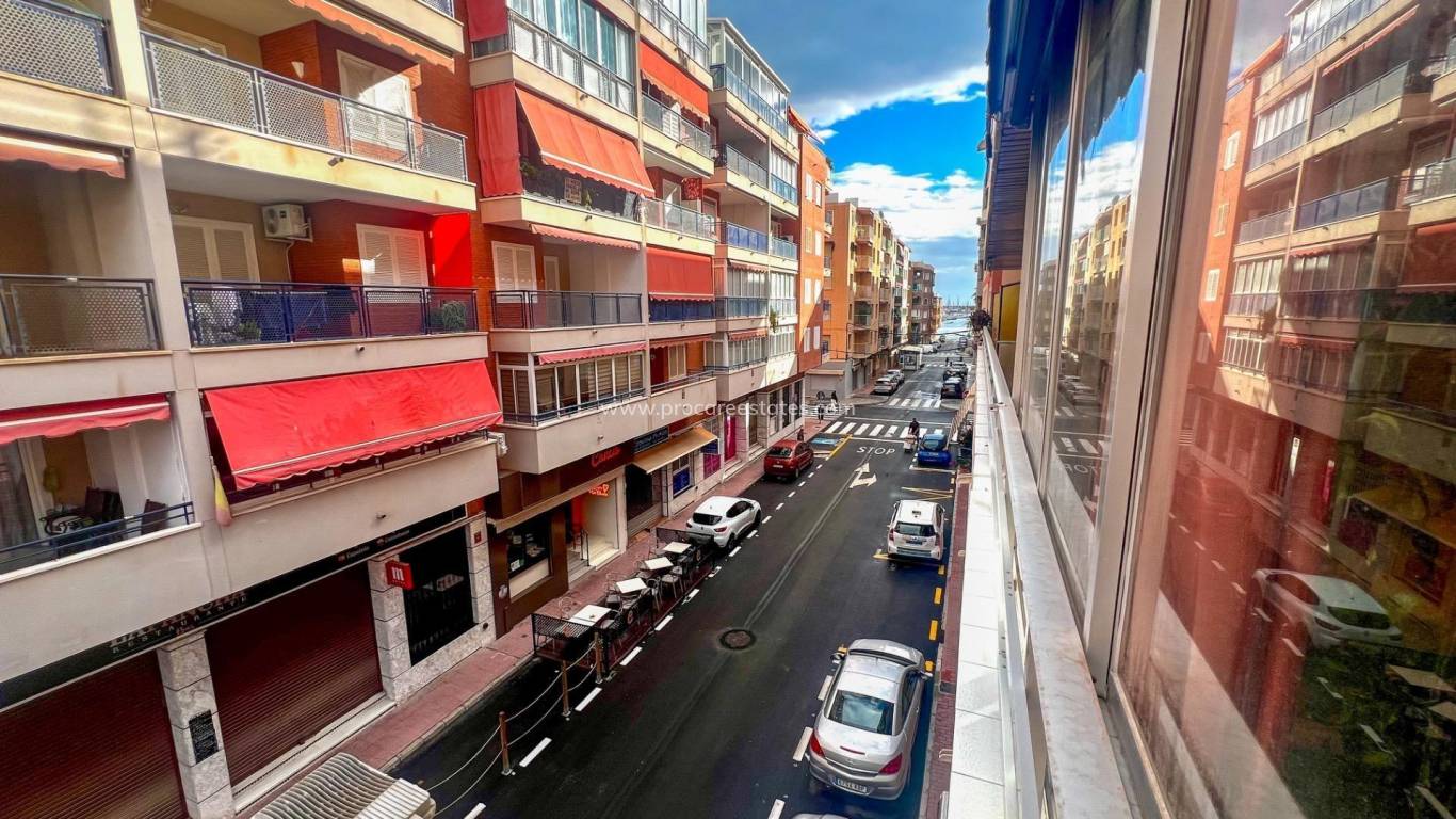 Resale - Apartment - Torrevieja - Acequion