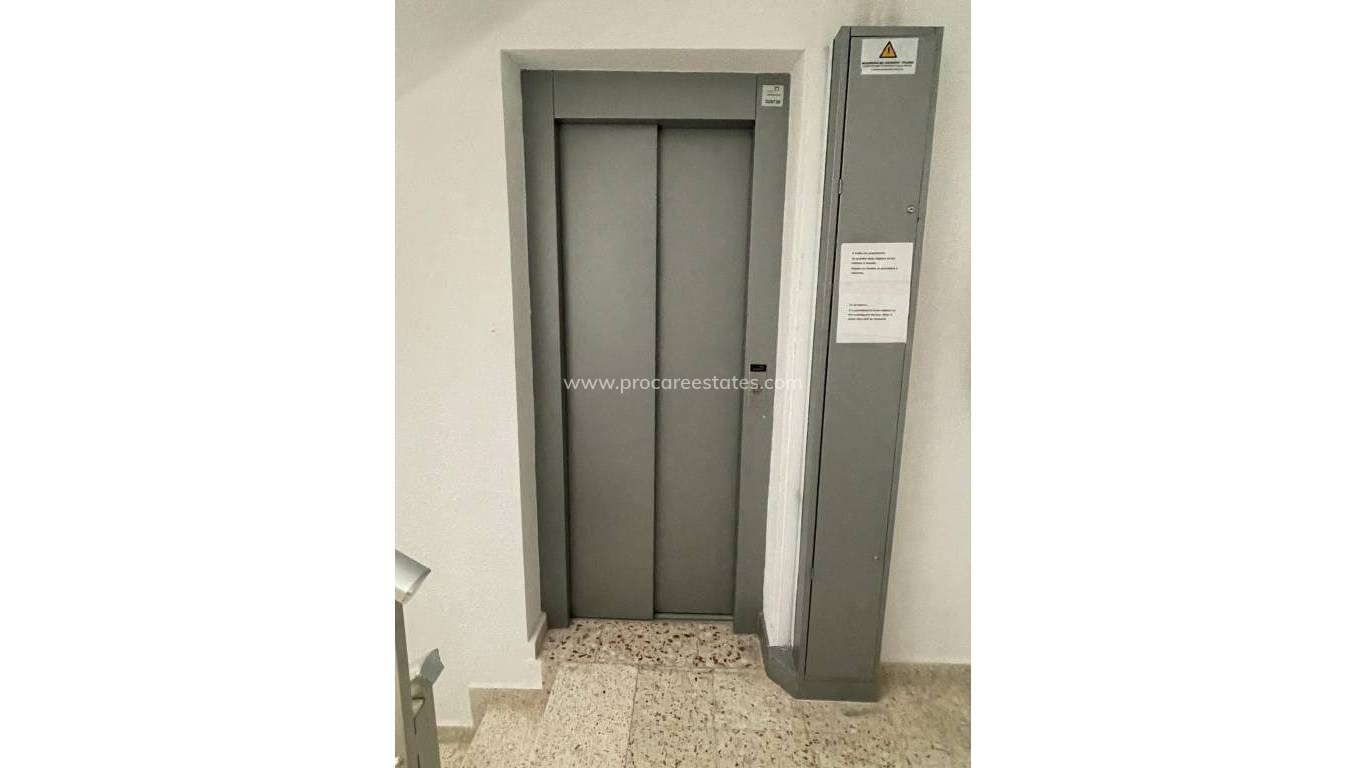 Resale - Apartment - Torrevieja - Acequion