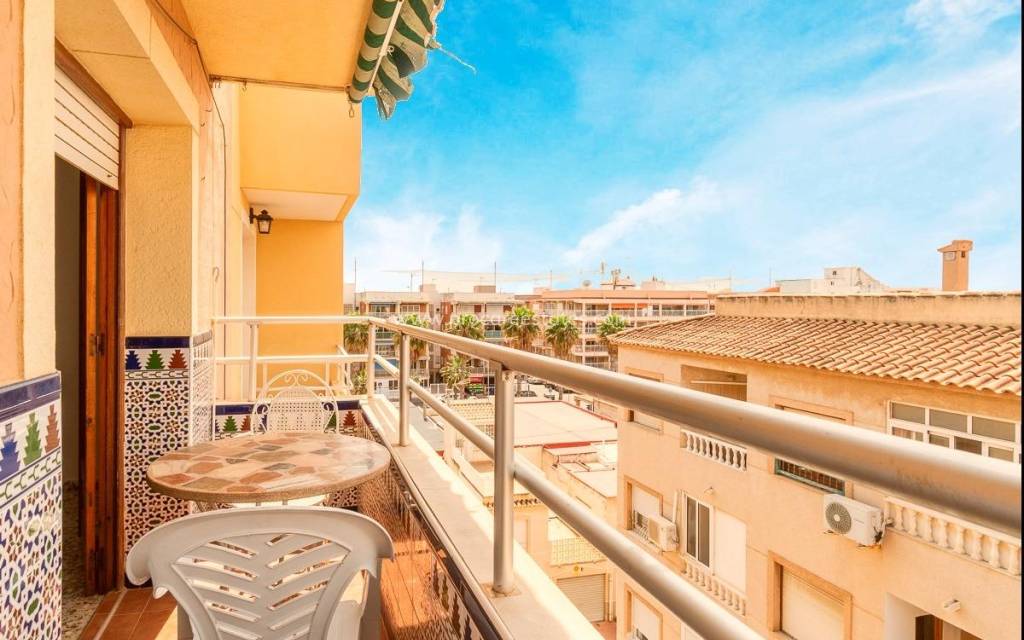 Resale - Apartment - Torrevieja - Acequion