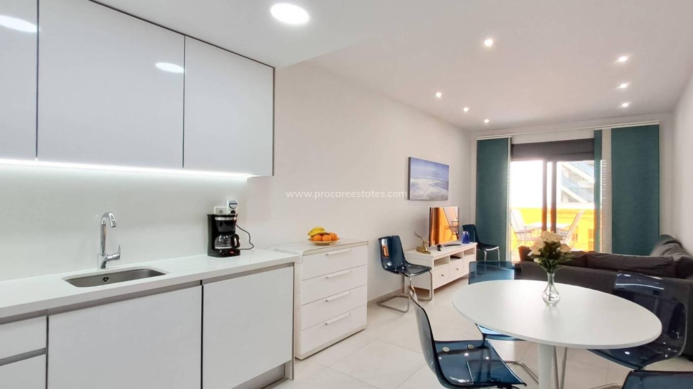 Resale - Apartment - Torrevieja - Acequion