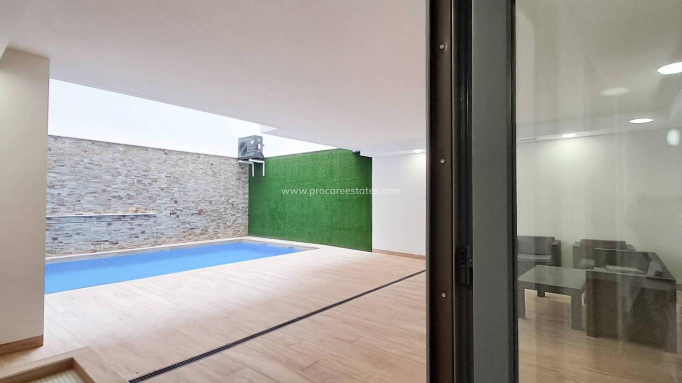 Resale - Apartment - Torrevieja - Acequion