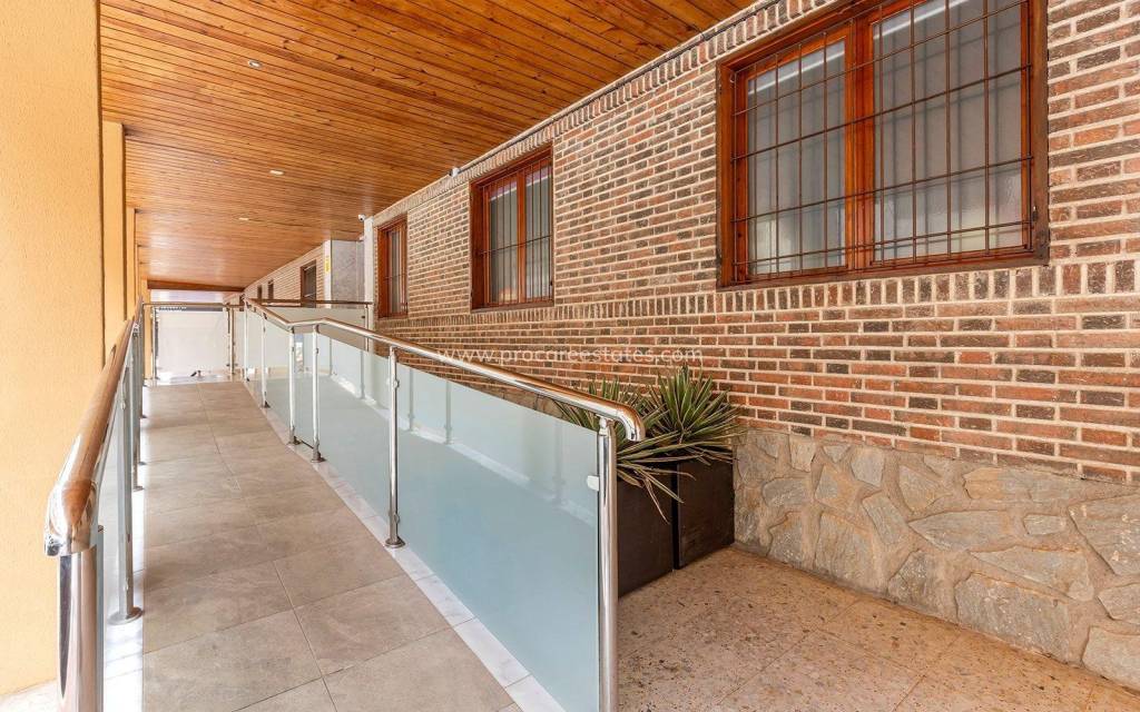 Resale - Apartment - Torrevieja - Acequion