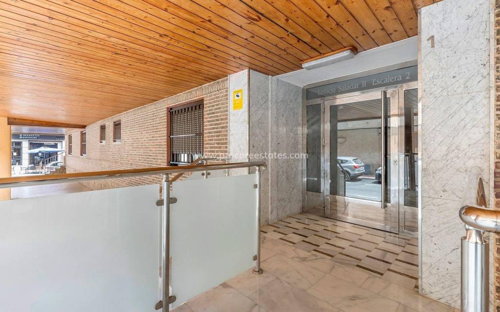 Resale - Apartment - Torrevieja - Acequion