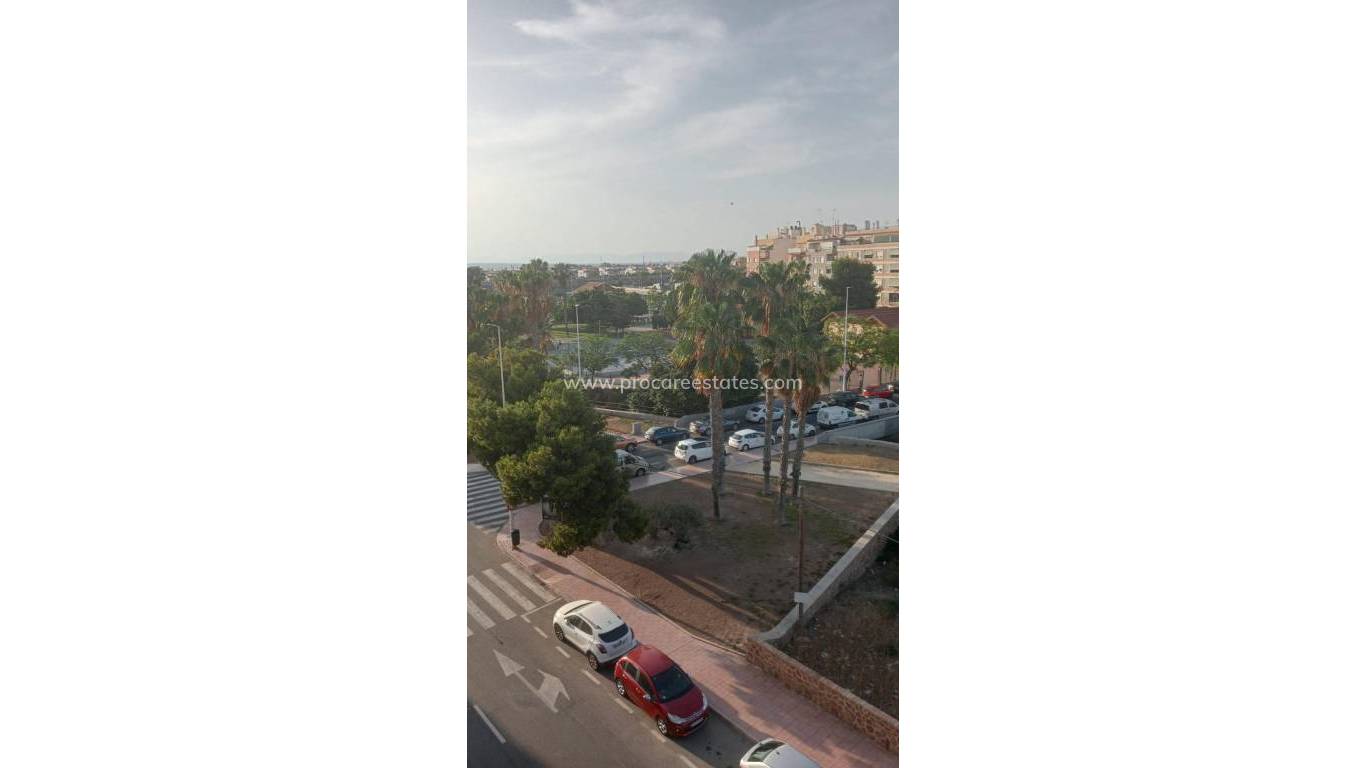 Resale - Apartment - Torrevieja - Acequion