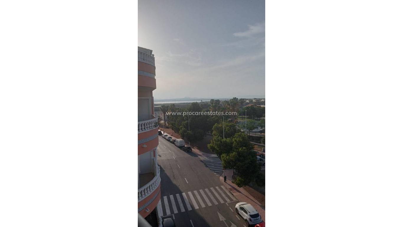 Resale - Apartment - Torrevieja - Acequion