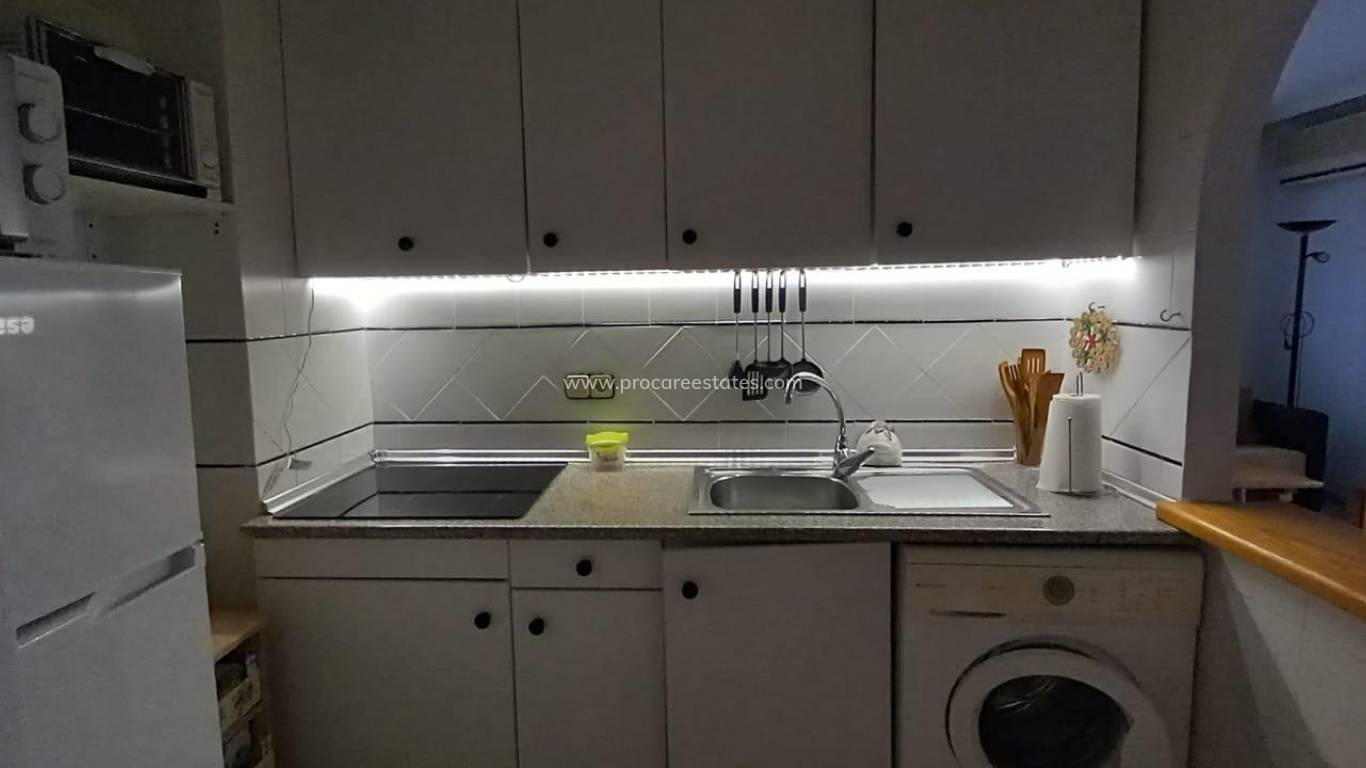 Resale - Apartment - Torrevieja - Acequion