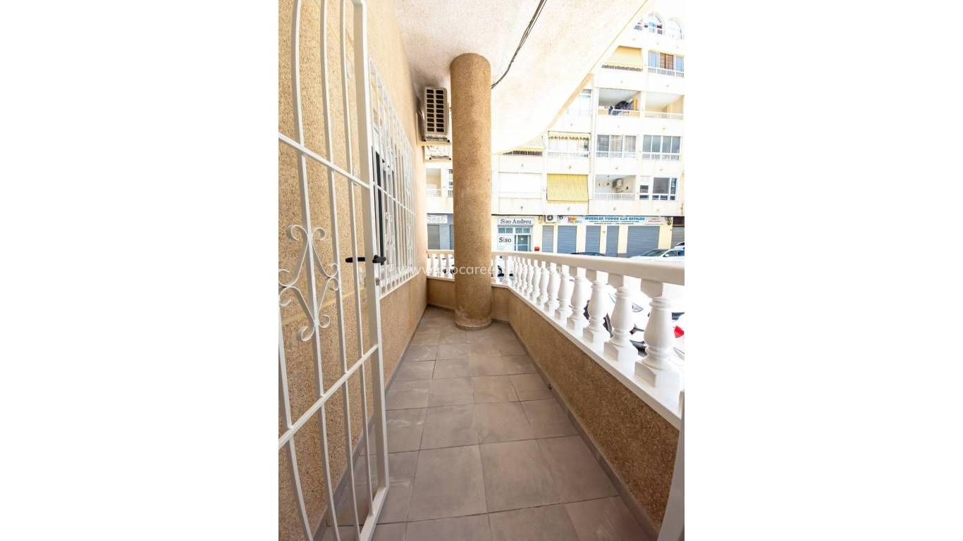 Resale - Apartment - Torrevieja - Acequion