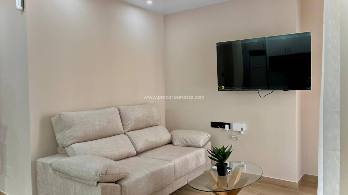 Resale - Apartment - Torrevieja - Acequion