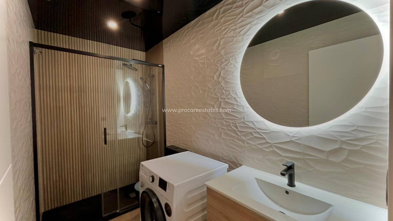 Resale - Apartment - Torrevieja - Acequion