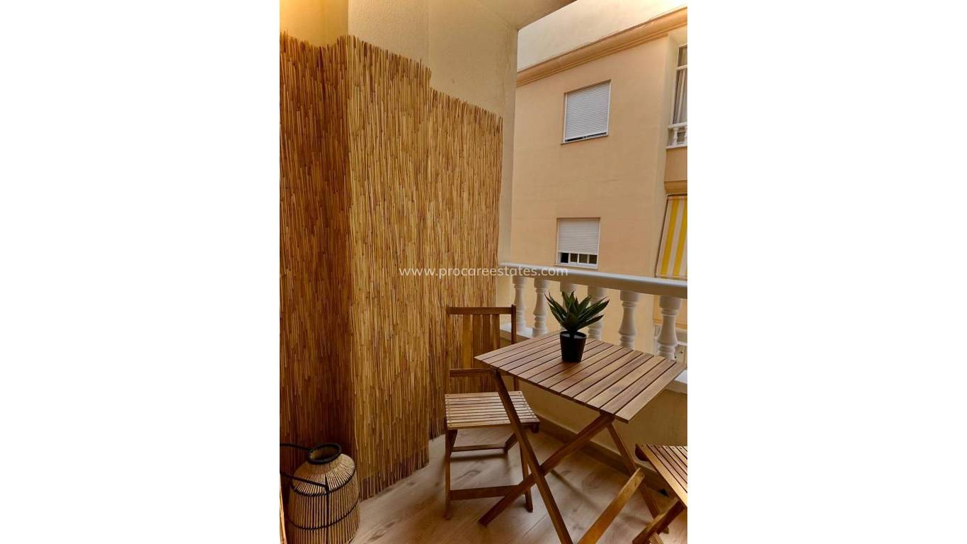 Resale - Apartment - Torrevieja - Acequion