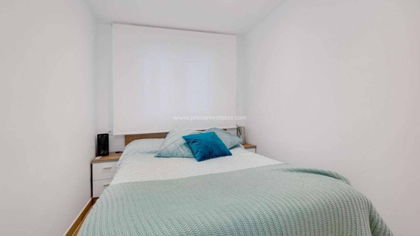 Resale - Apartment - Torrevieja - Acequion