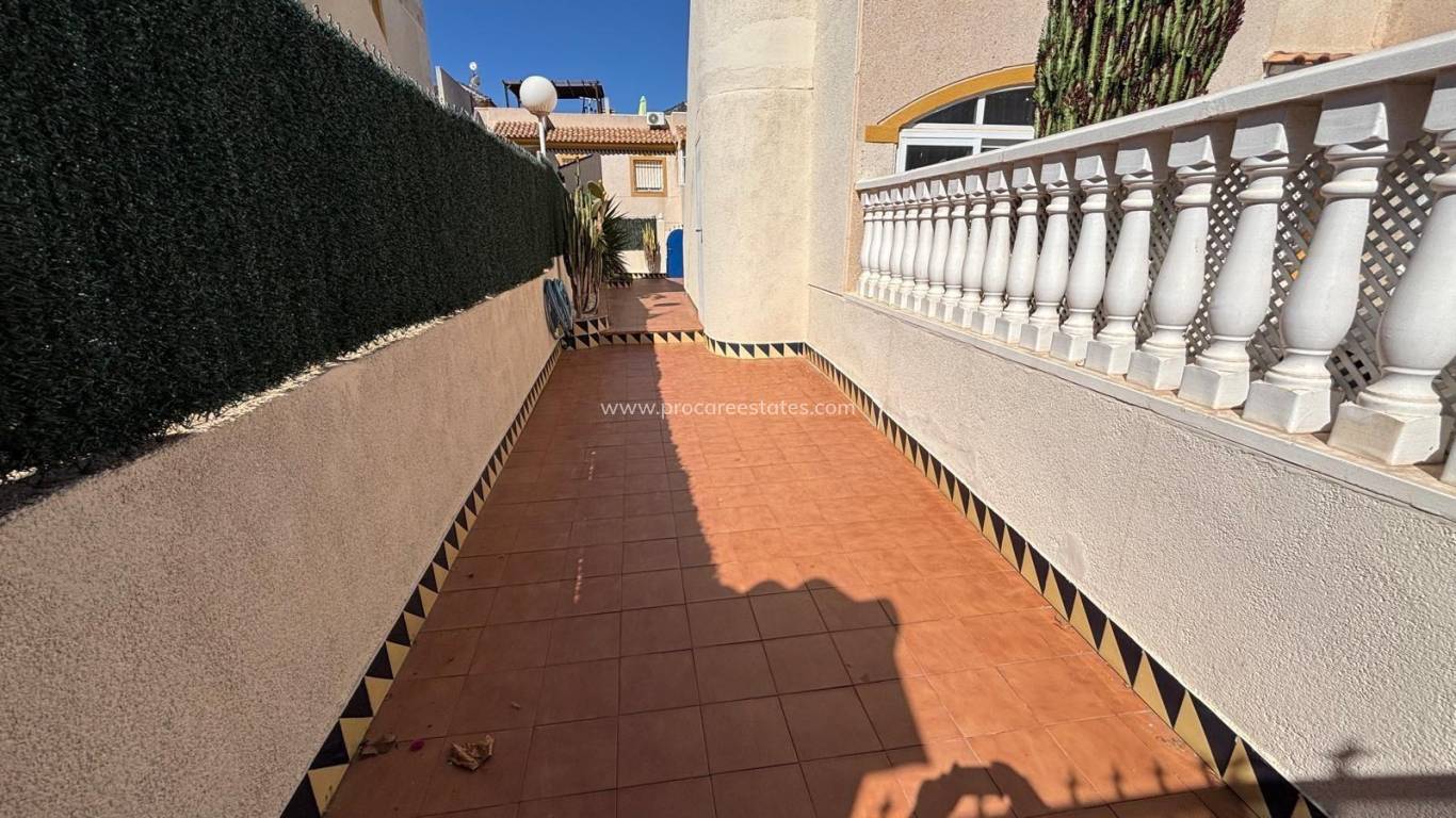 Resale - Apartment - Torrevieja - Acequion