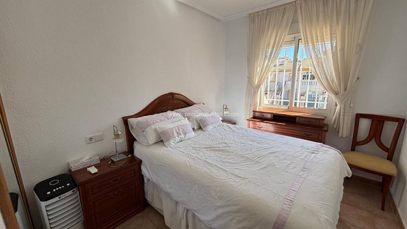 Resale - Apartment - Torrevieja - Acequion