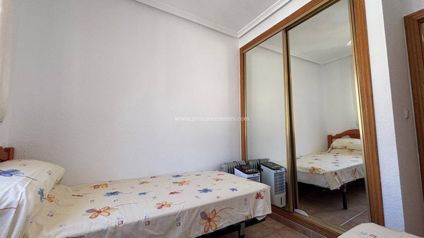 Resale - Apartment - Torrevieja - Acequion