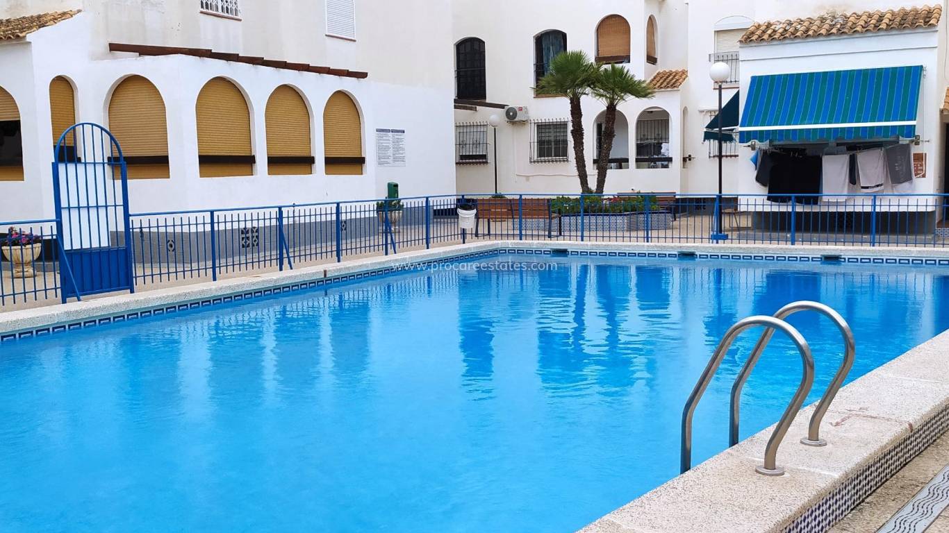 Resale - Apartment - Torrevieja - Acequion