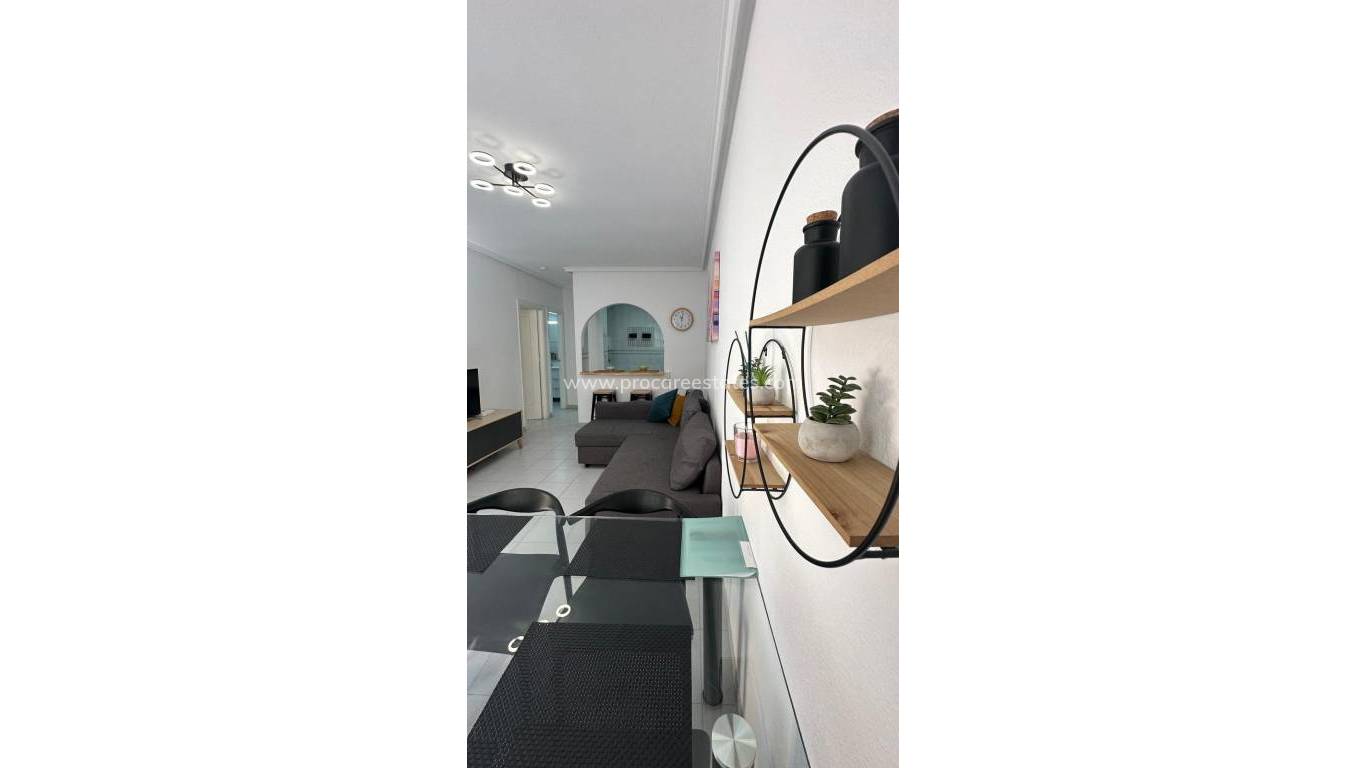 Resale - Apartment - Torrevieja - Acequion