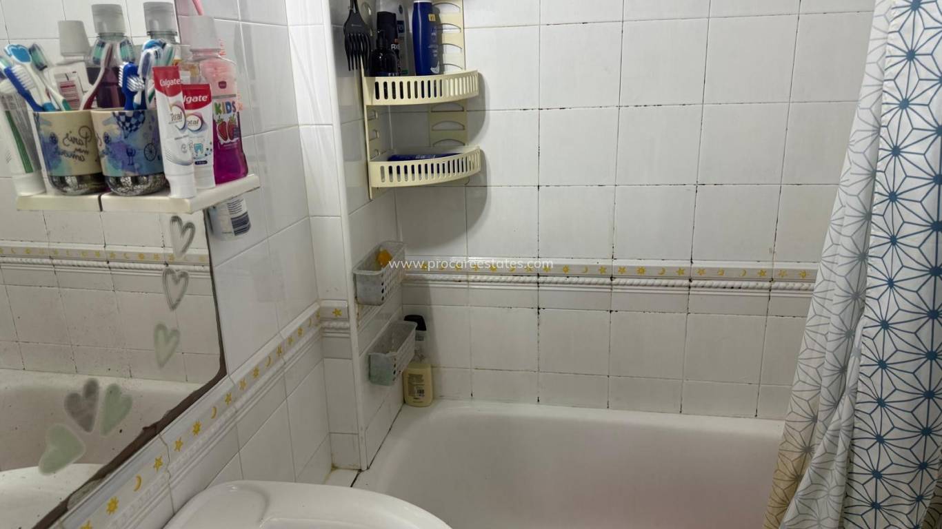 Resale - Apartment - Torrevieja - Acequion