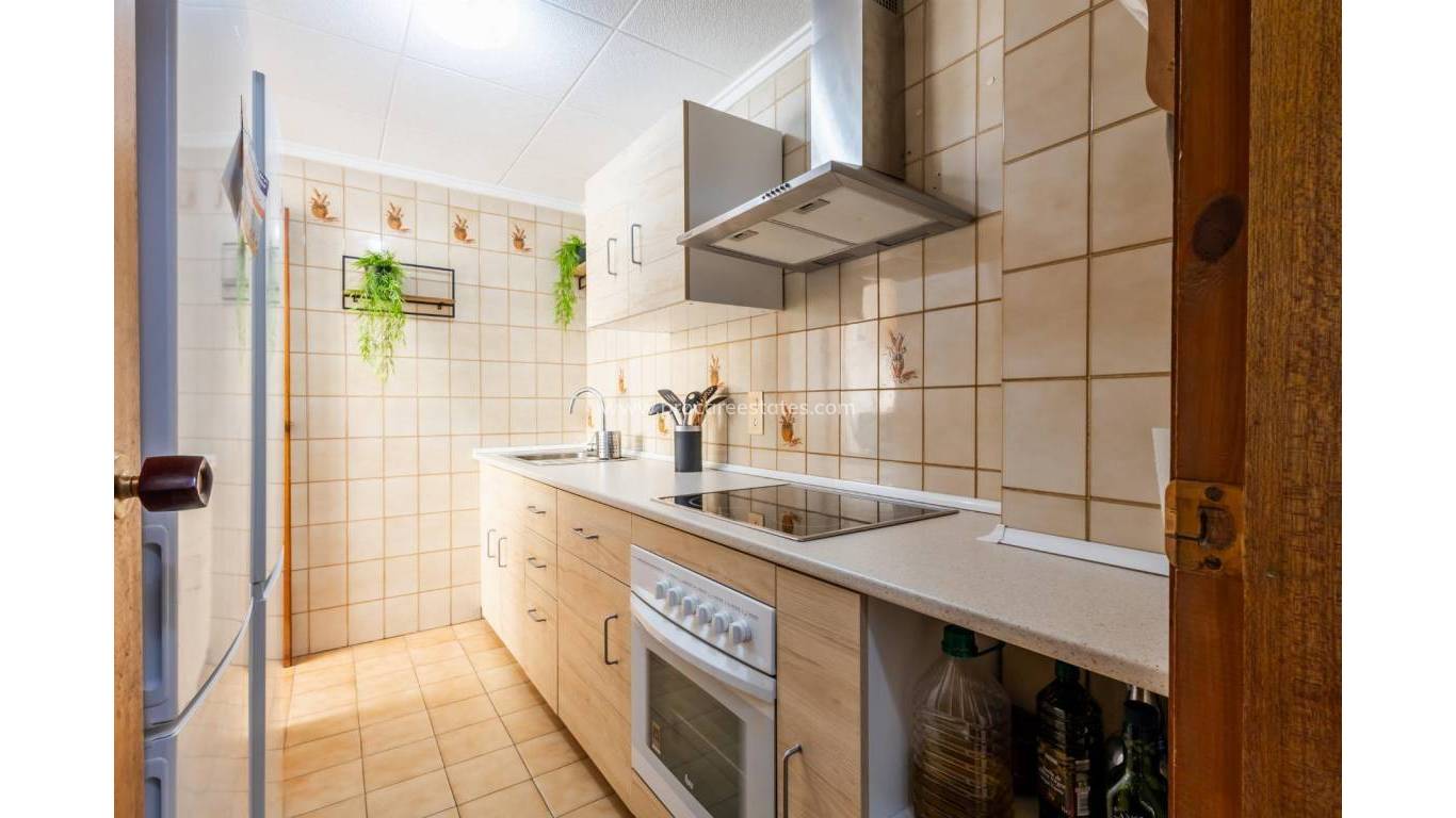 Resale - Apartment - Torrevieja - Acequion