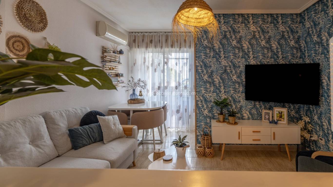 Resale - Apartment - Torrevieja - Acequion