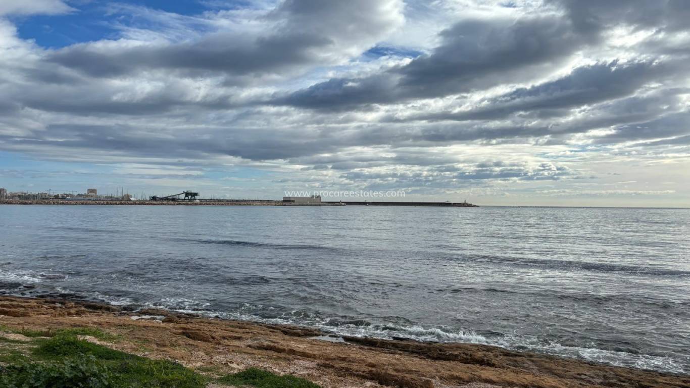 Resale - Apartment - Torrevieja - Acequion