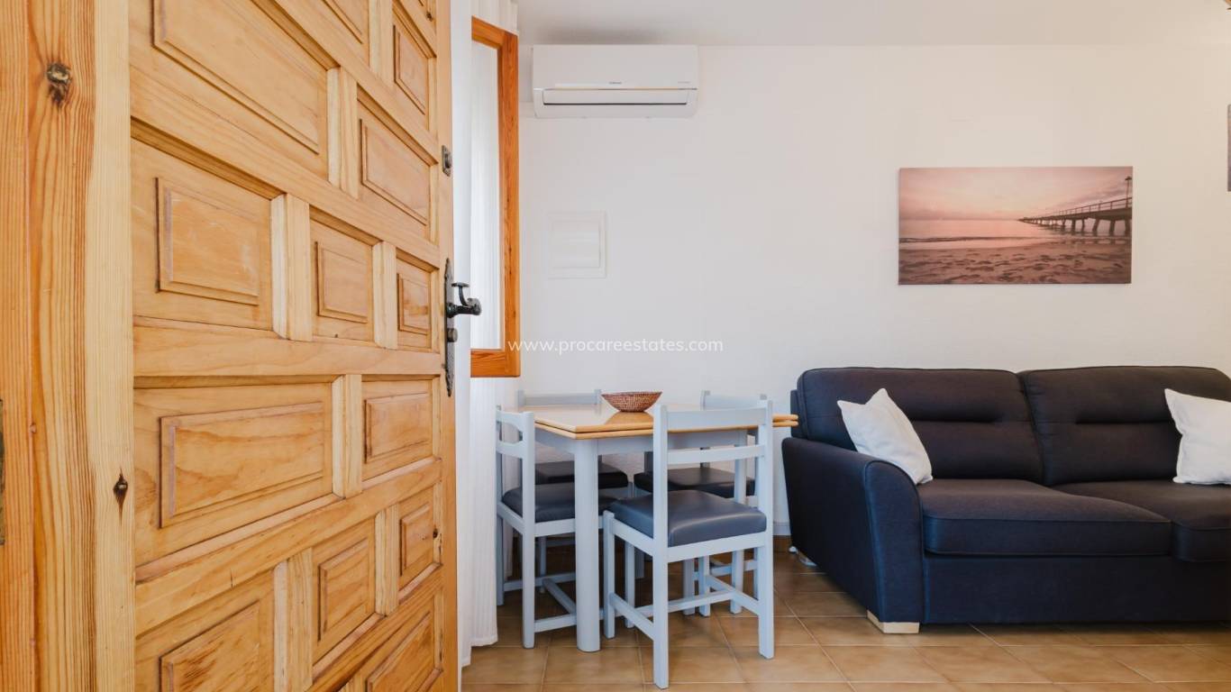 Resale - Apartment - Torrevieja - Acequion