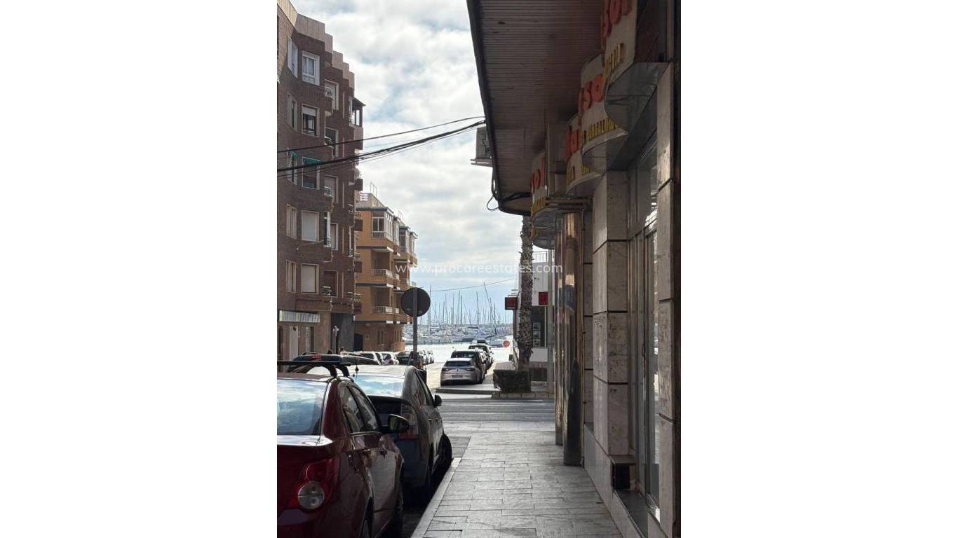 Resale - Apartment - Torrevieja - Acequion