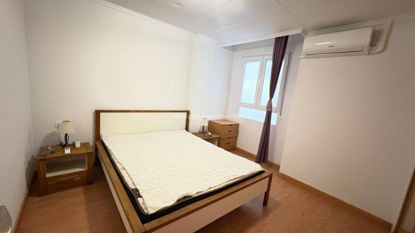 Resale - Apartment - Torrevieja - Acequion