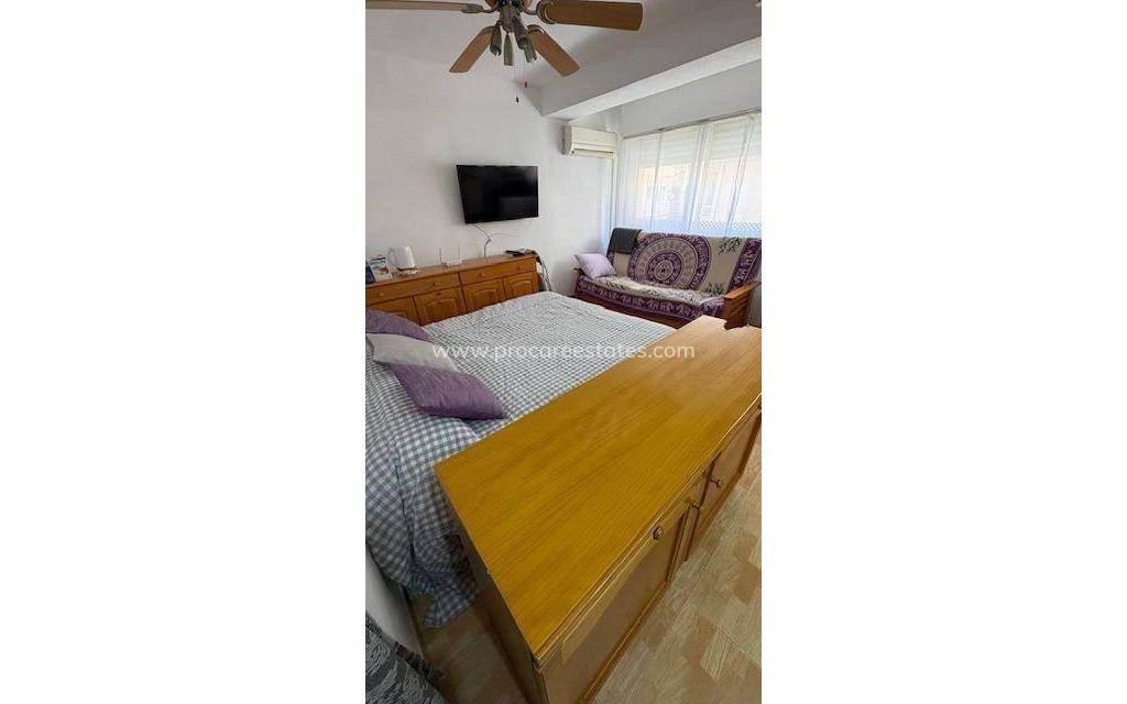 Resale - Apartment - Torrevieja - Acequion