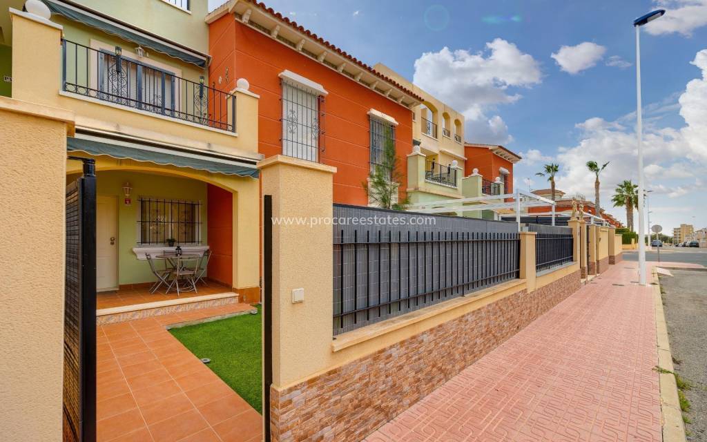 Resale - Apartment - Torrevieja - Acequion