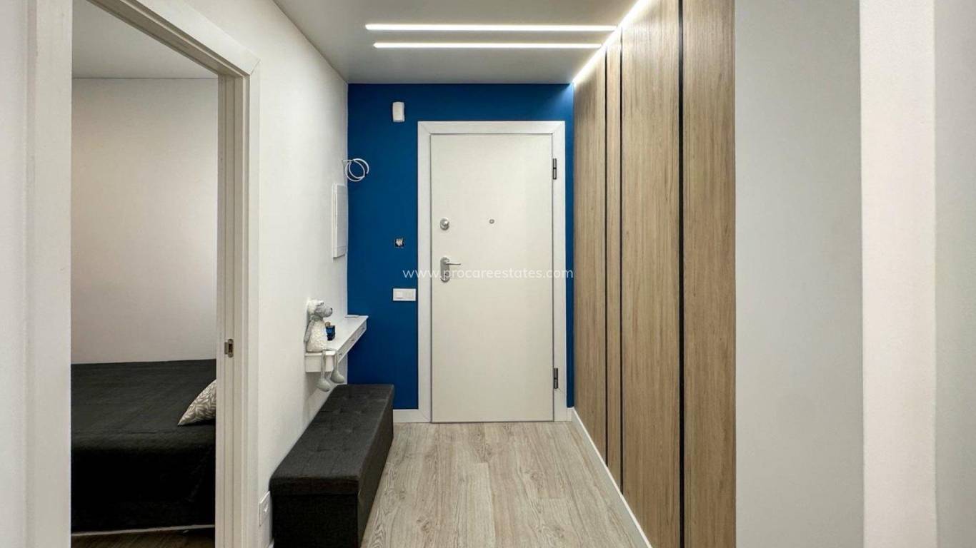 Resale - Apartment - Torrevieja - Acequion