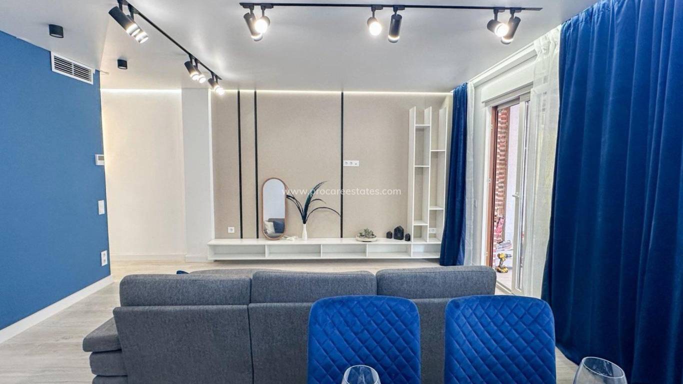 Resale - Apartment - Torrevieja - Acequion