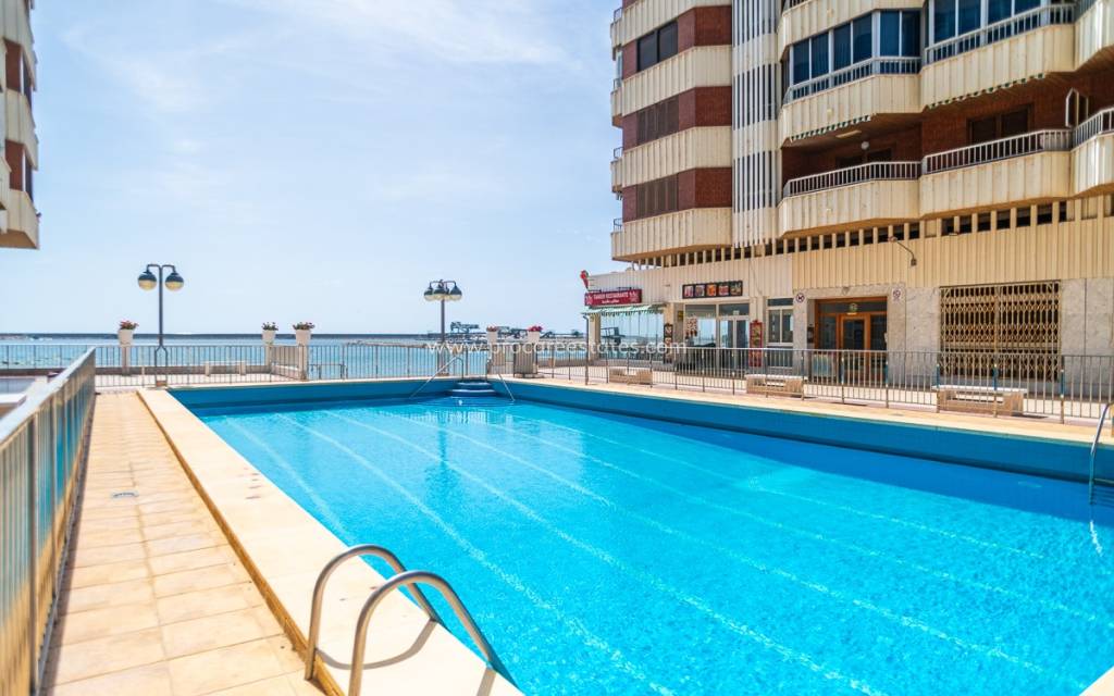 Resale - Apartment - Torrevieja - Acequion