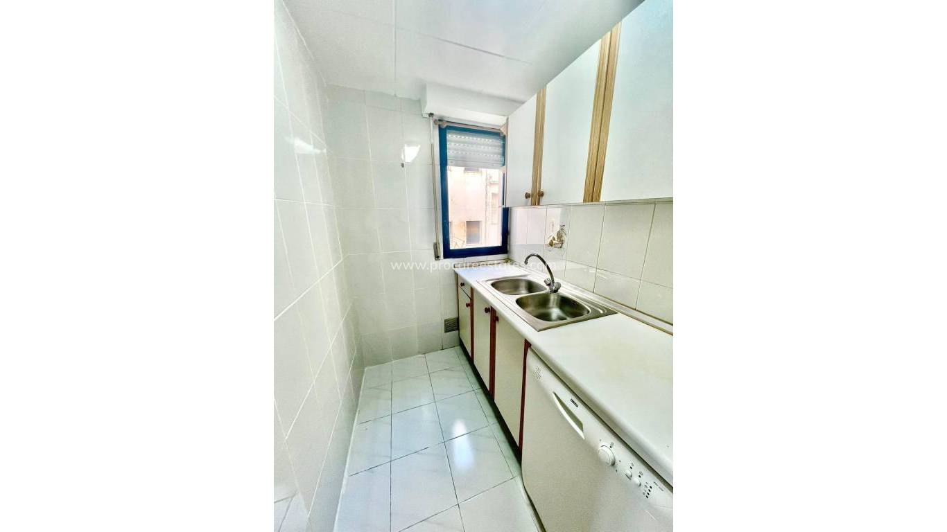 Resale - Apartment - Torrevieja - Acequion