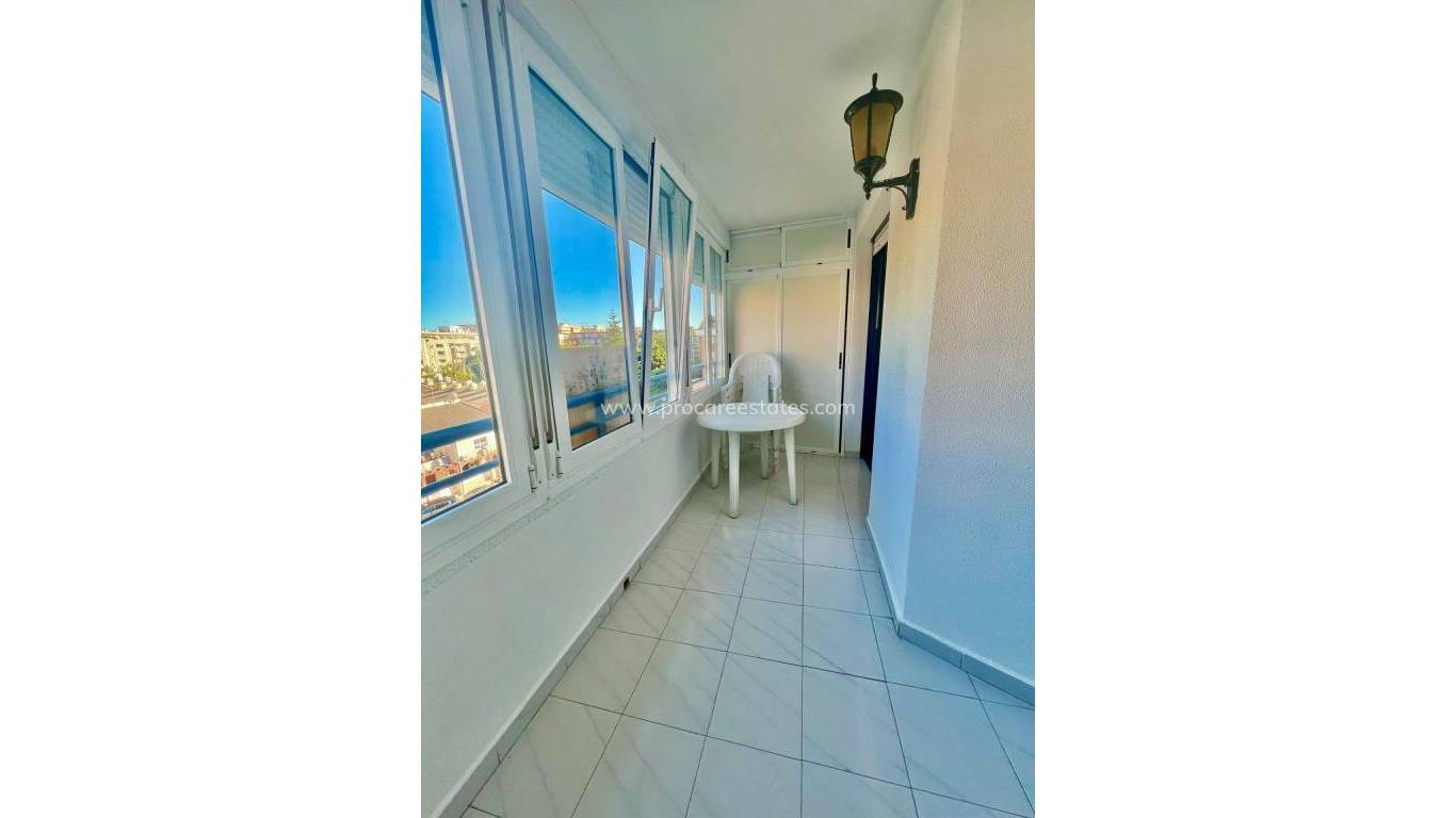Resale - Apartment - Torrevieja - Acequion